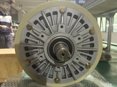 一臺自動切模機要裝幾臺磁粉制動器