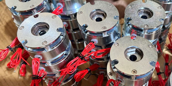 微型電機能用0.3KG失電制動器嗎？